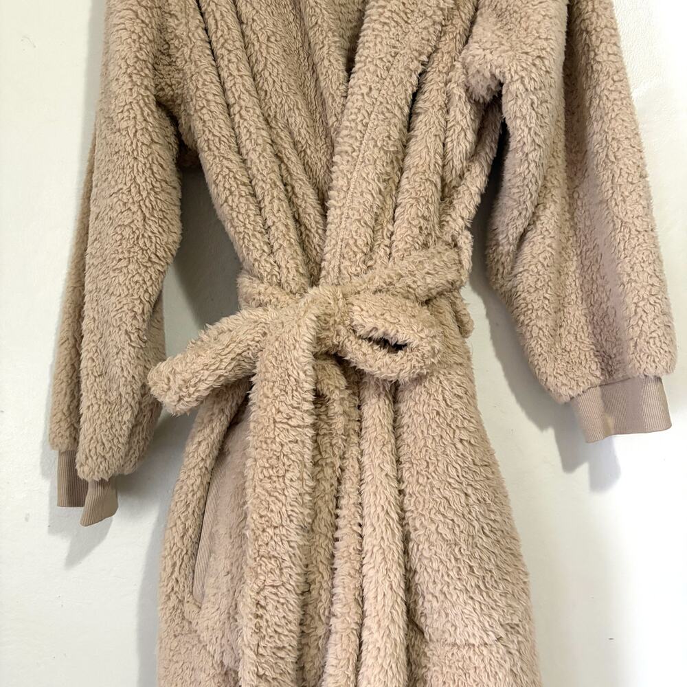 Pottery Barn Cozy Teddy Sherpa Hooded Robe in Camel XL - Picture 5 of 12
